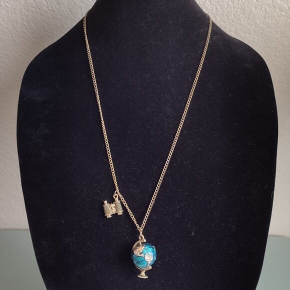 Globetrotter Traveller Explorer Necklace Earth Globe Pendant Academia Vintage - Picture 1 of 10